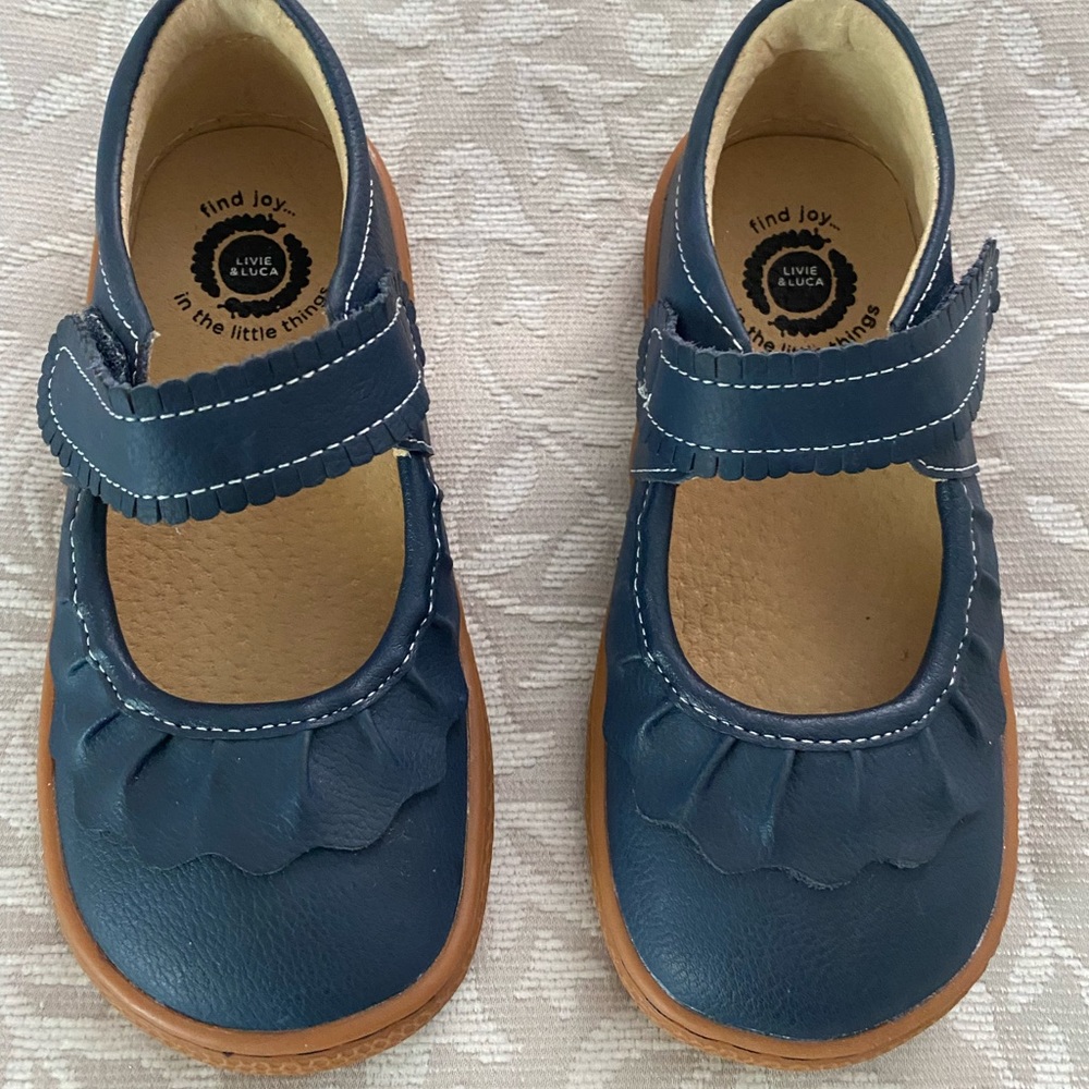 EUC Navy Livie & Luca size 11 shoes